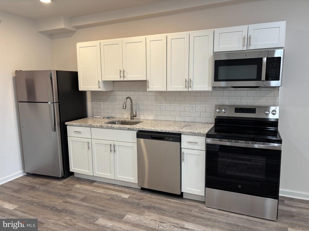 1219 W Butler Street - Photo 3