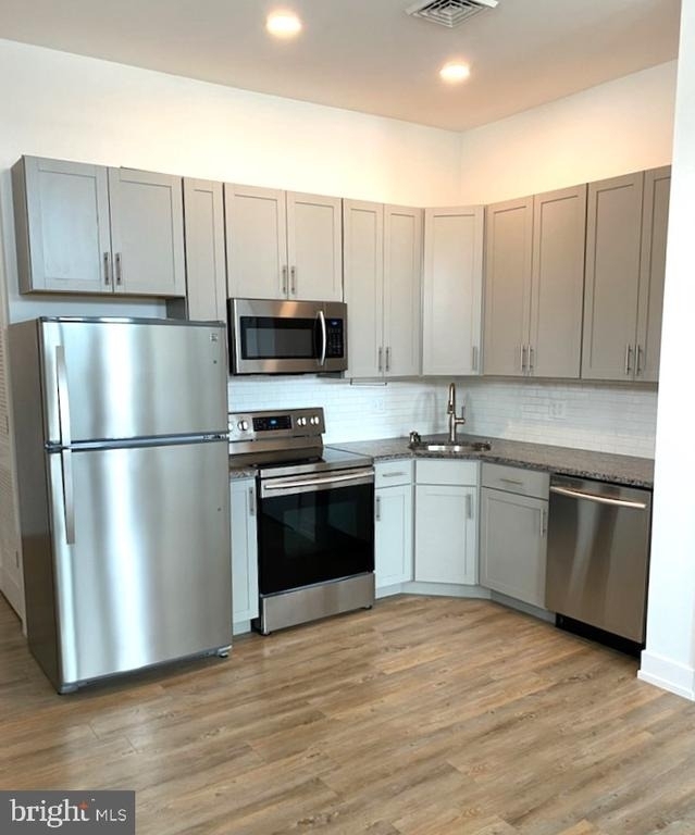 221 W Main Street - Photo 5