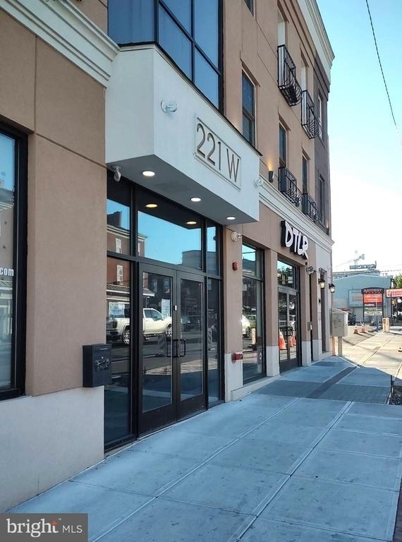 221 W Main Street - Photo 19
