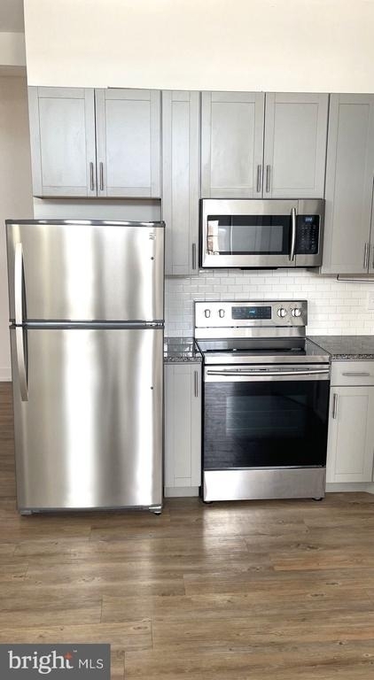 221 W Main Street - Photo 9