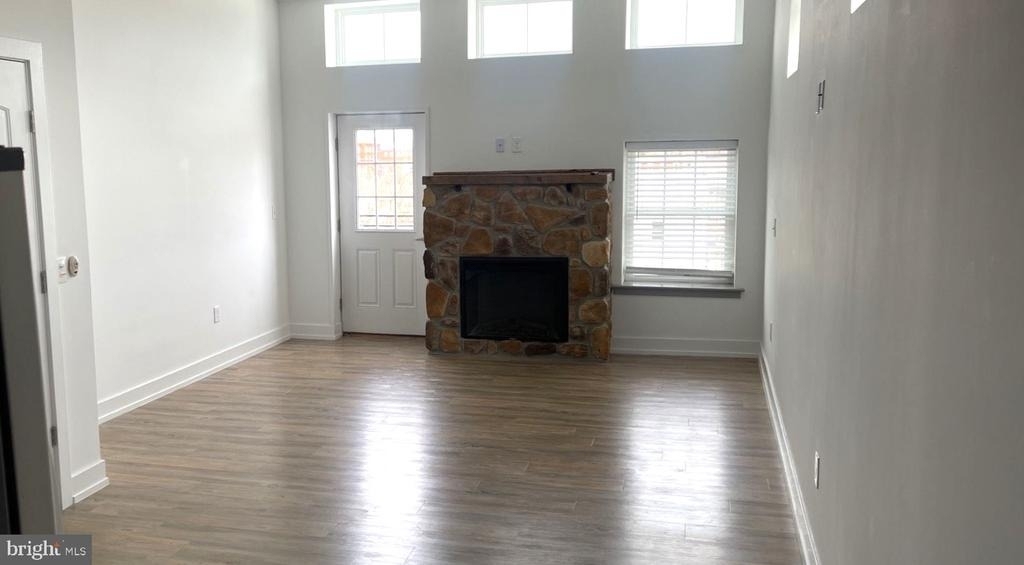 221 W Main Street - Photo 4