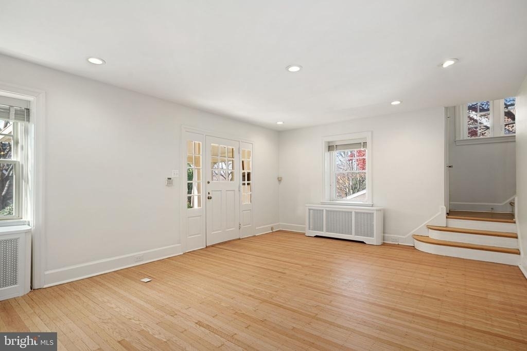 713 Kenmare Road - Photo 3