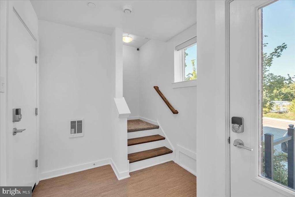 904 Riverplace Drive - Photo 3