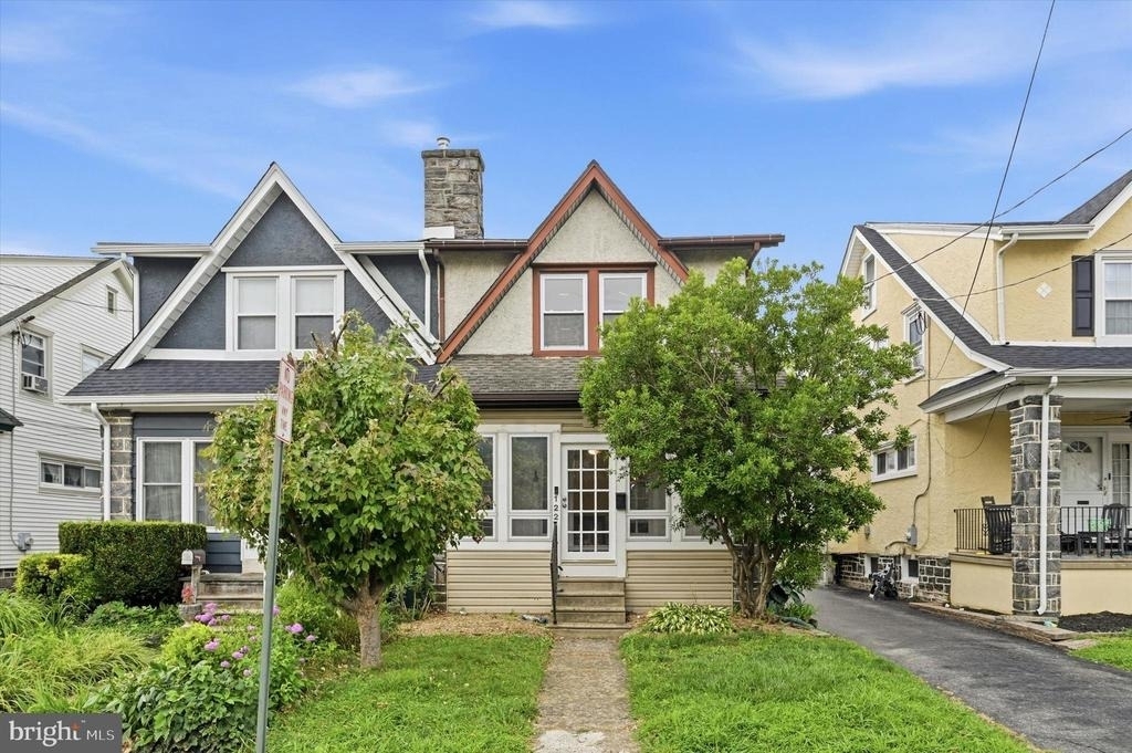 122 Wilson Avenue - Photo 0