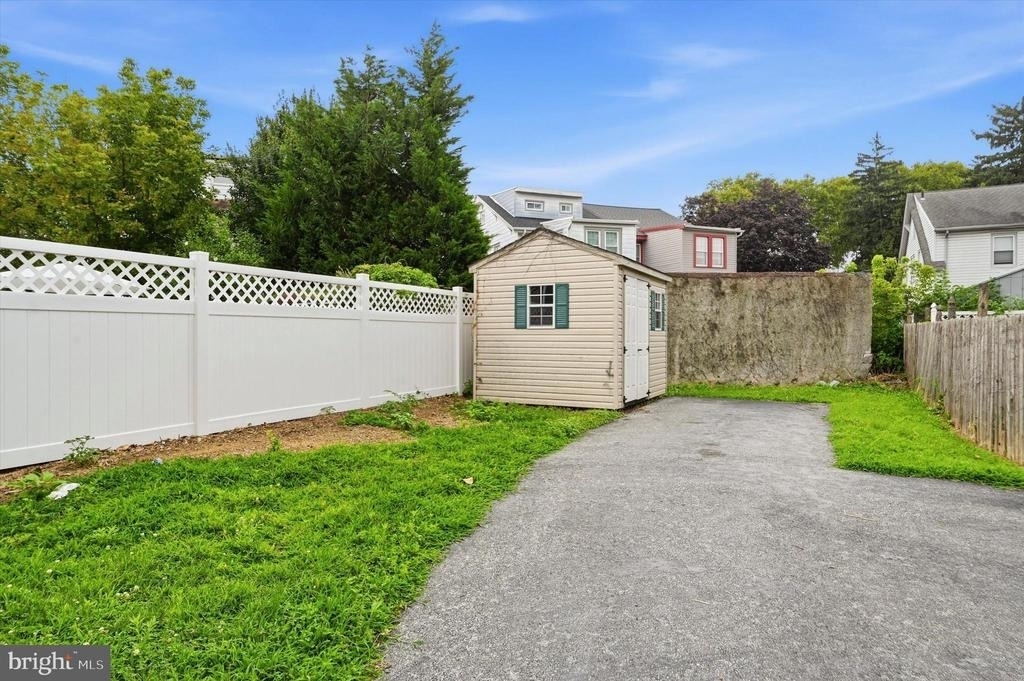 122 Wilson Avenue - Photo 1