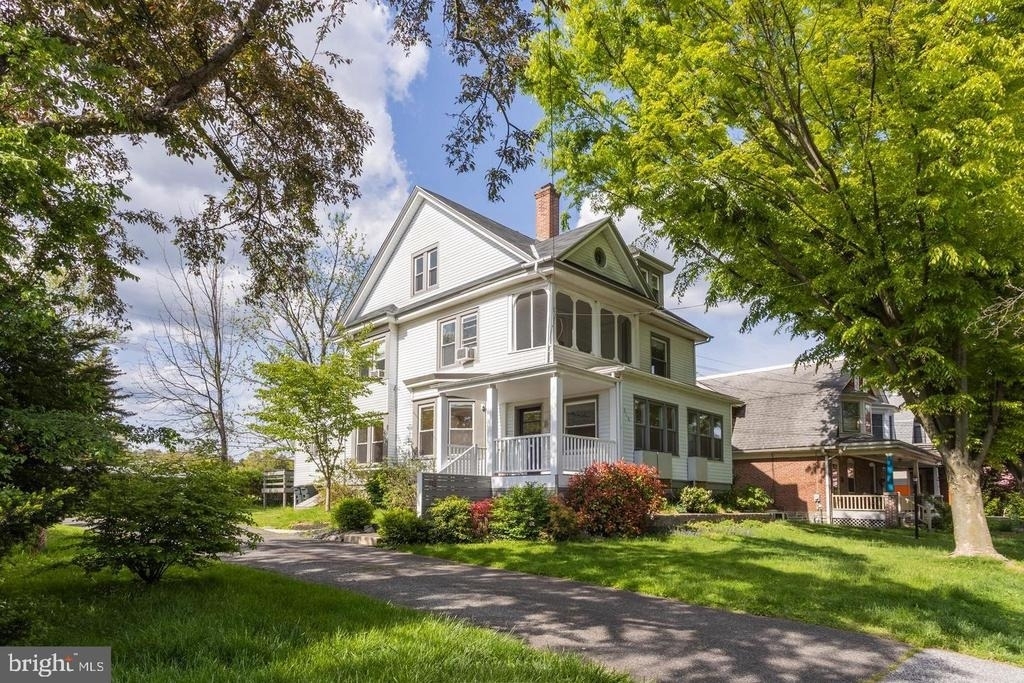 313 Dartmouth Avenue - Photo 1