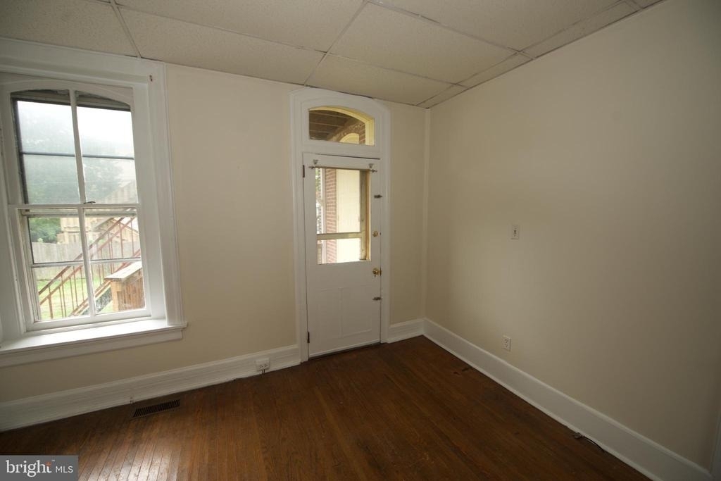 301 S Broad Street - Photo 4