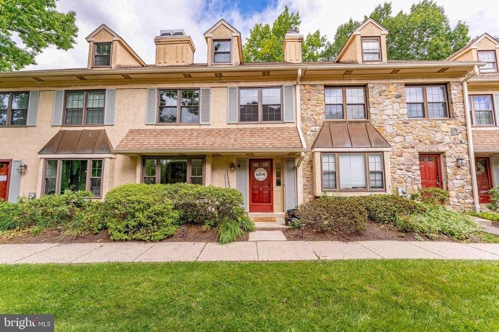 11 Chateau Circle - Photo 0