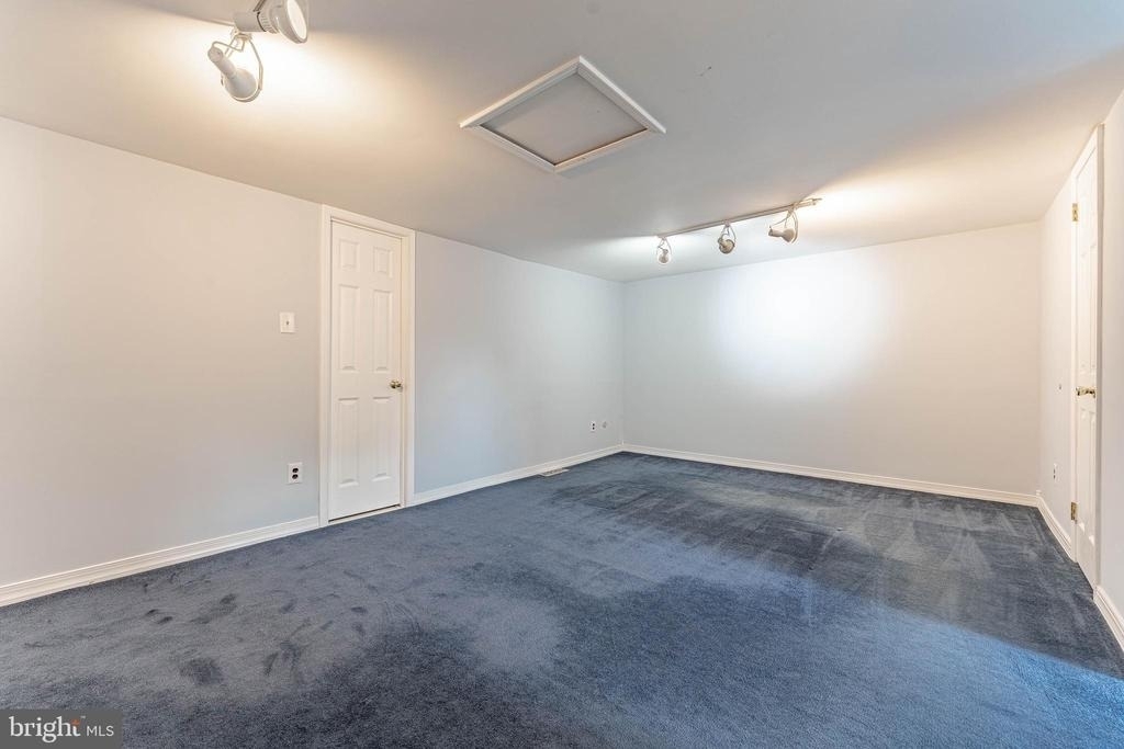 11 Chateau Circle - Photo 34