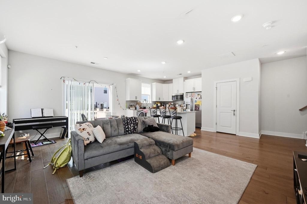 933 Anvil Court - Photo 4