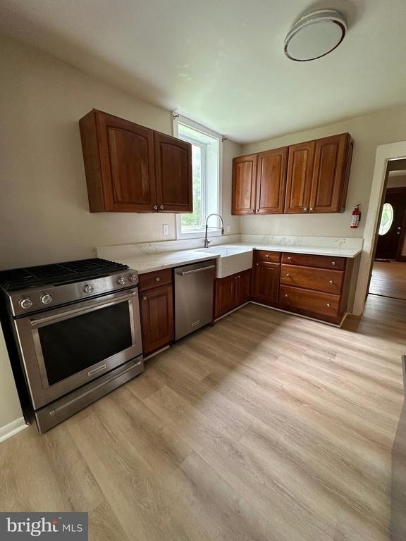 541 W Jersey Avenue - Photo 5