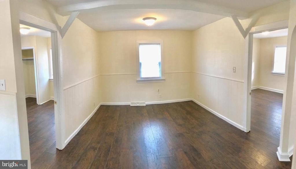 511 S Broadway - Photo 3