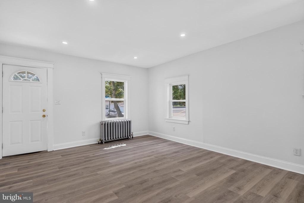 319 Laurel Avenue - Photo 5