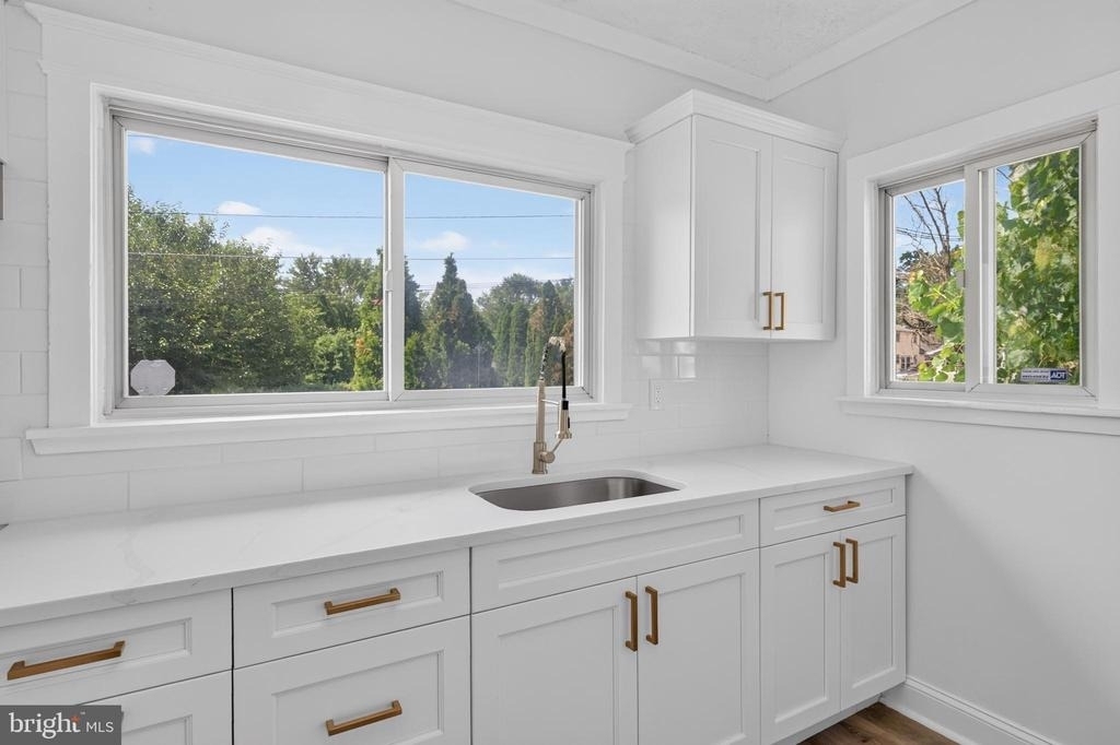 319 Laurel Avenue - Photo 18
