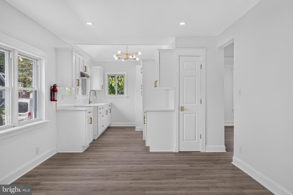 319 Laurel Avenue - Photo 13