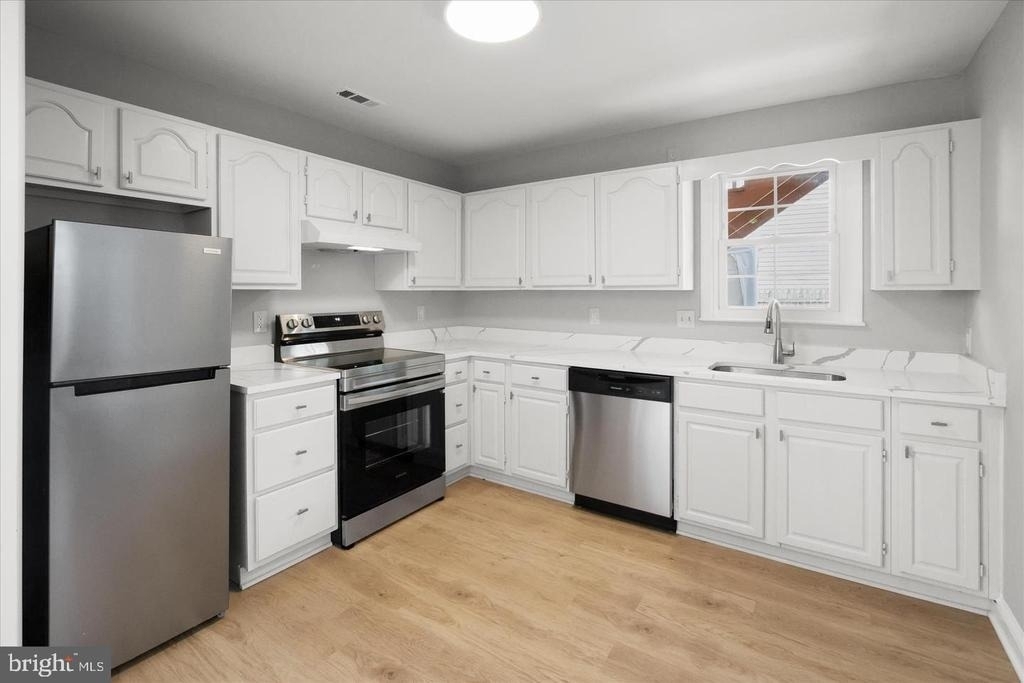 6306 Leapley Road - Photo 2