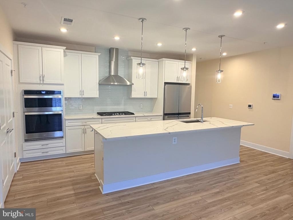102 Saint Ives Place - Photo 1
