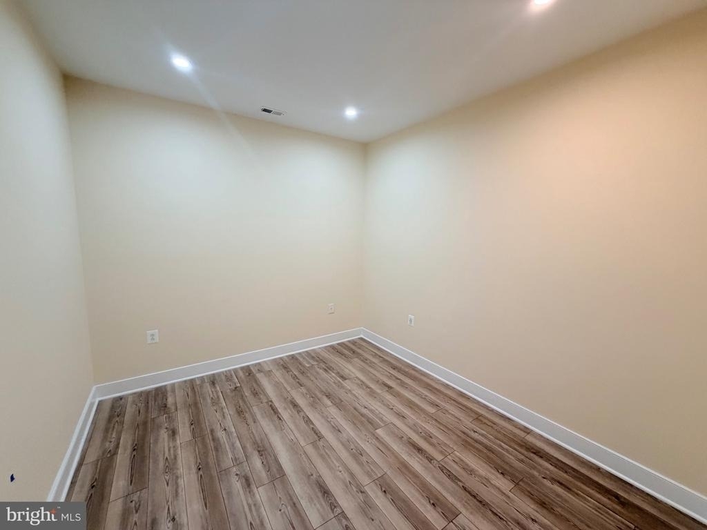 102 Saint Ives Place - Photo 15