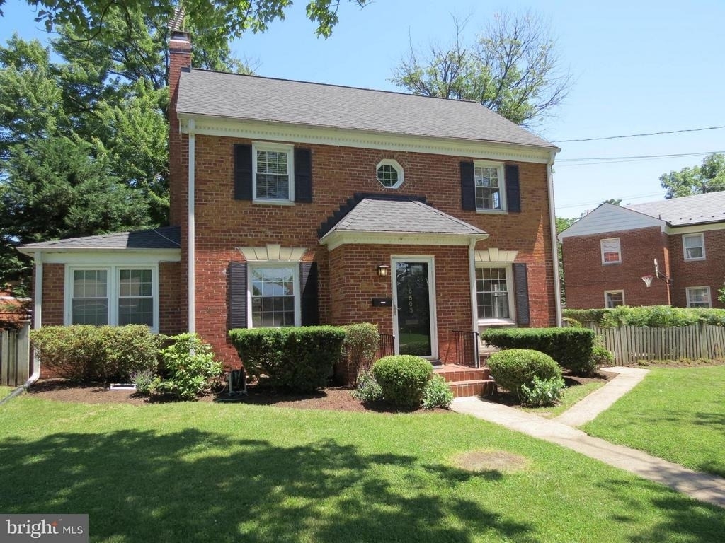 9603 Evergreen Street - Photo 0