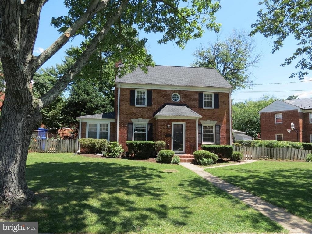 9603 Evergreen Street - Photo 1