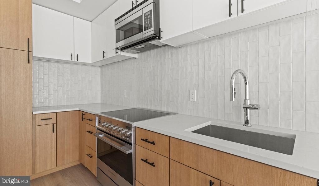 10511 Strathmore Hall Street - Photo 9