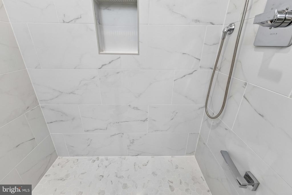 6101 Berkshire Drive - Photo 11