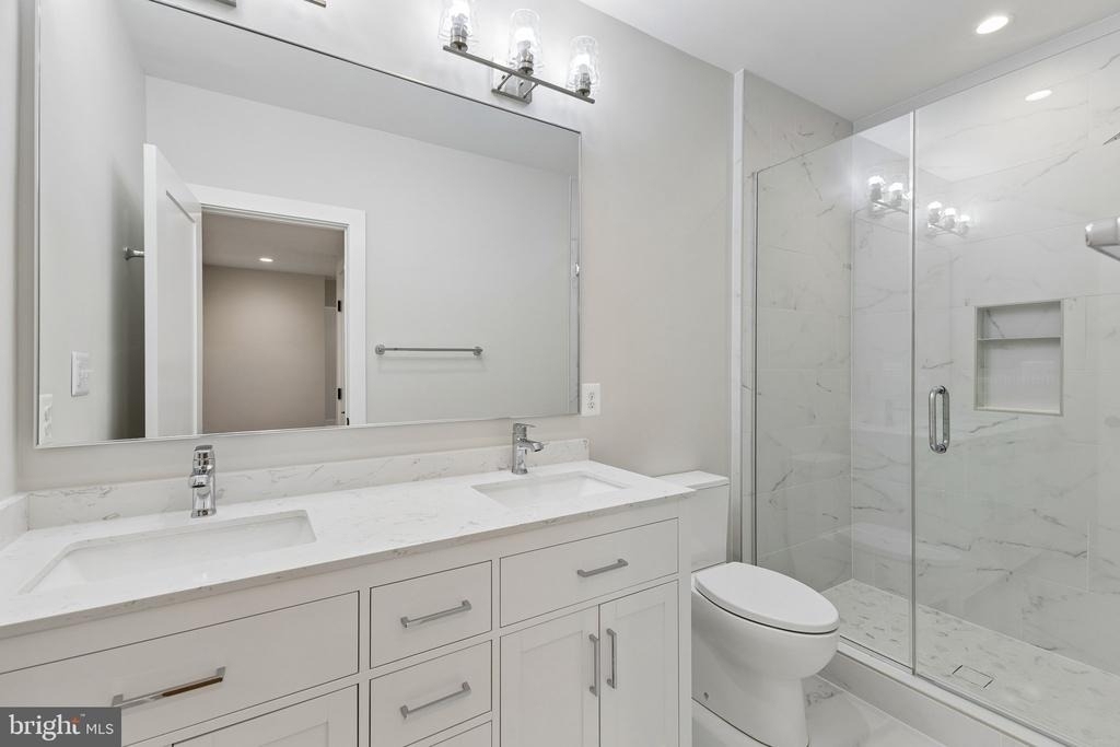 6101 Berkshire Drive - Photo 10