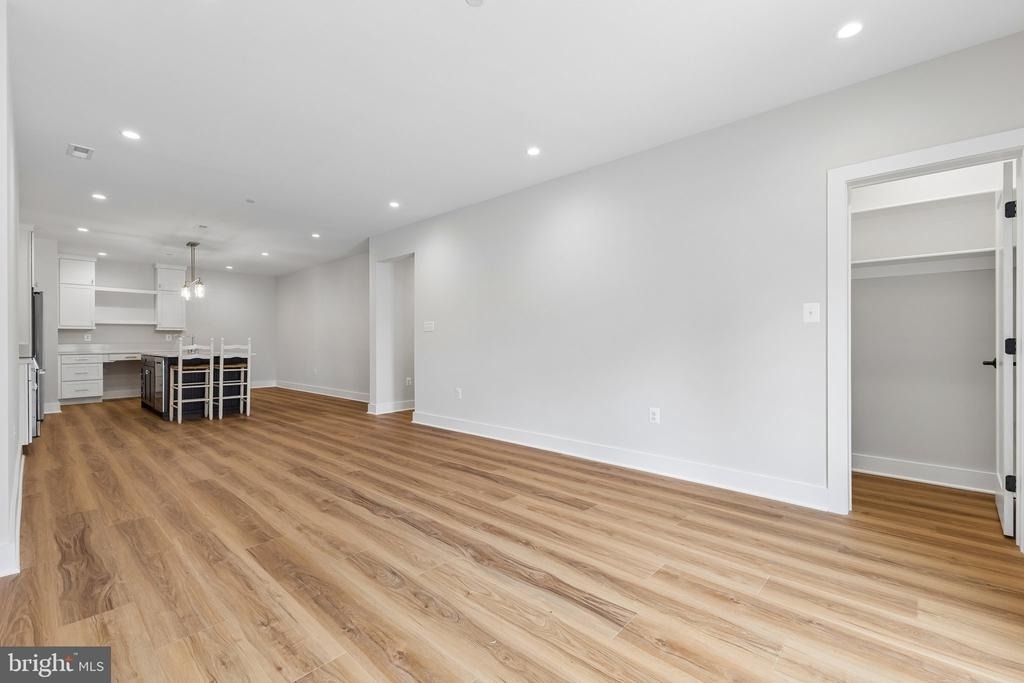 6101 Berkshire Drive - Photo 4