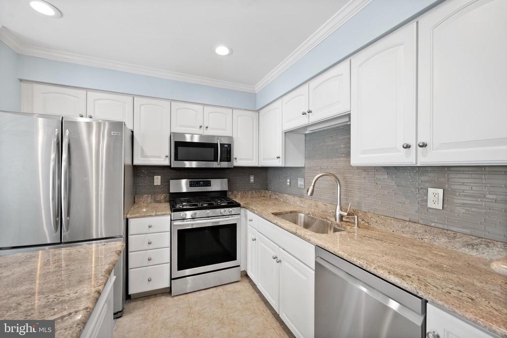4663 Weston Place - Photo 8