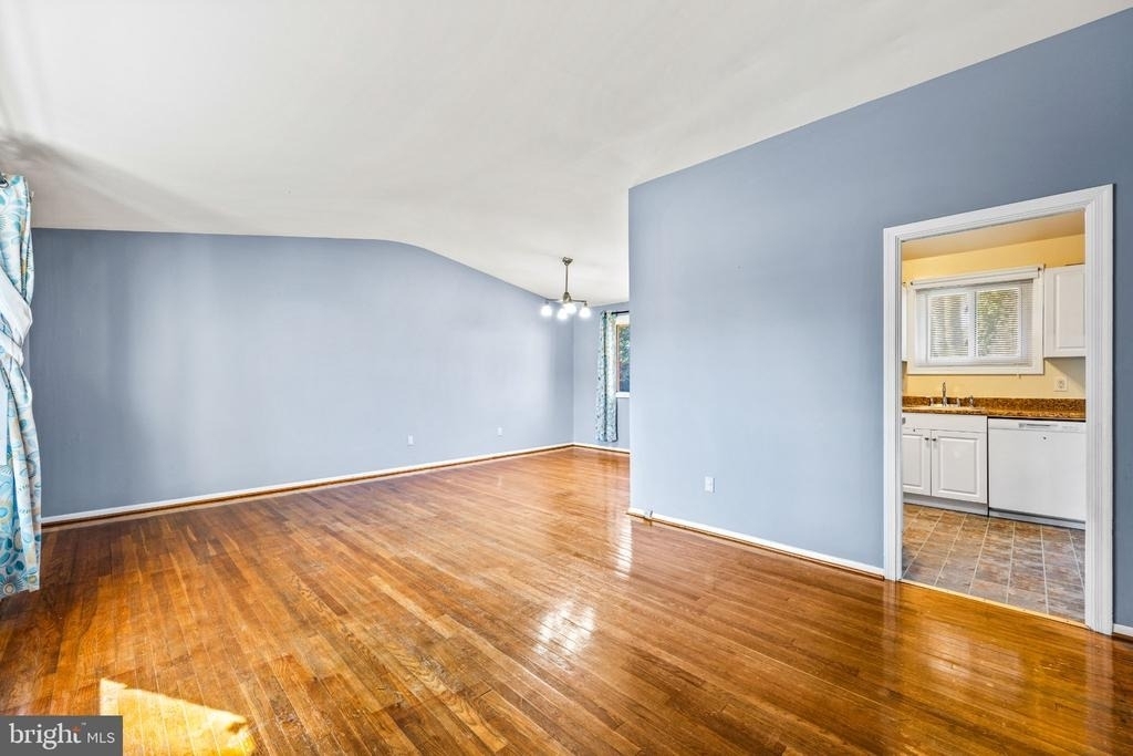 6201 Lone Oak Drive - Photo 2
