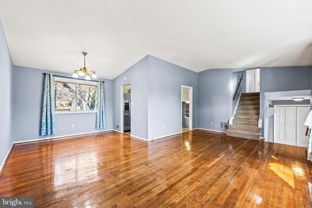 6201 Lone Oak Drive - Photo 3
