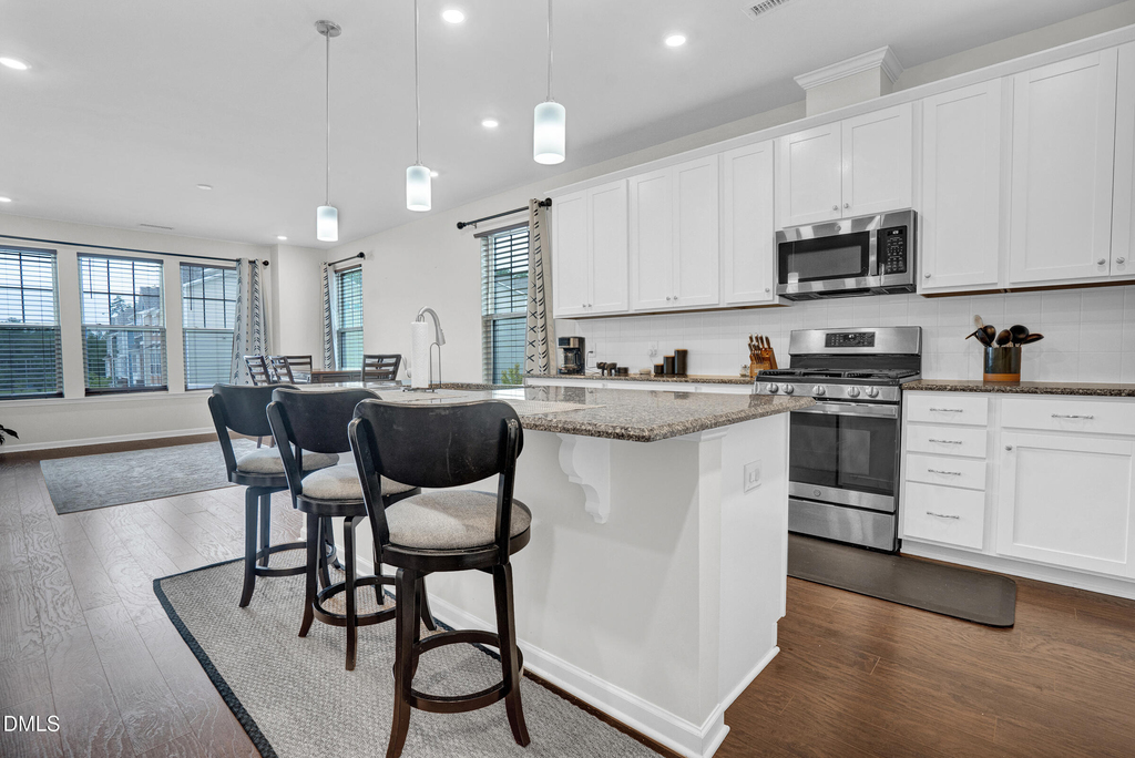 1202 Commack Drive - Photo 3