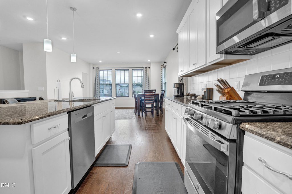 1202 Commack Drive - Photo 4