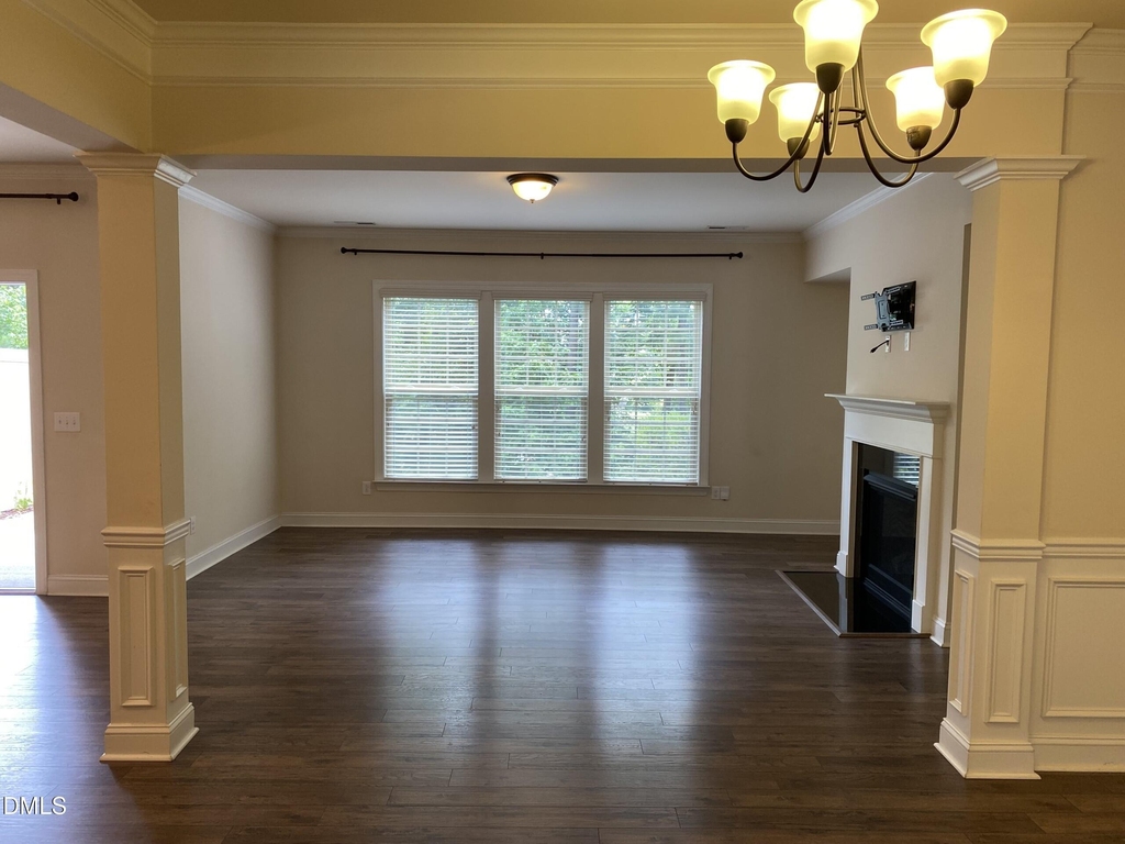 1874 Blue Jay Point - Photo 4