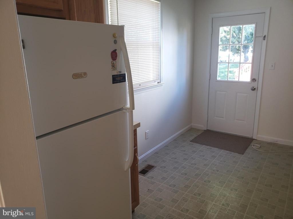 171 W Deen Avenue - Photo 5
