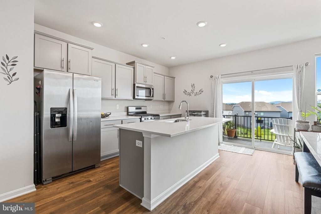 423 Carroll Walk Avenue - Photo 9