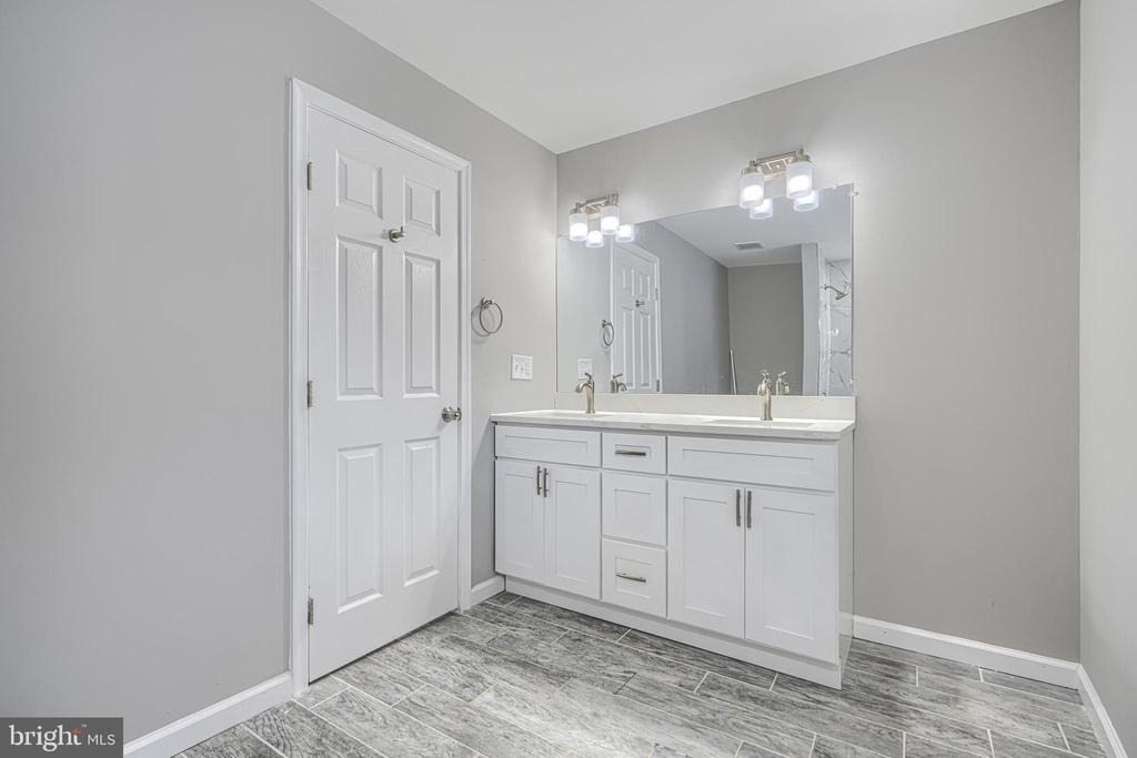 4722 Raspe Avenue - Photo 17
