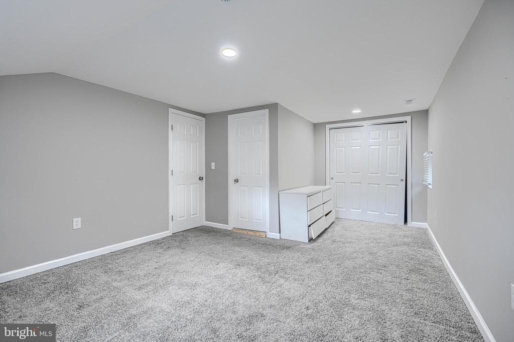 4722 Raspe Avenue - Photo 20