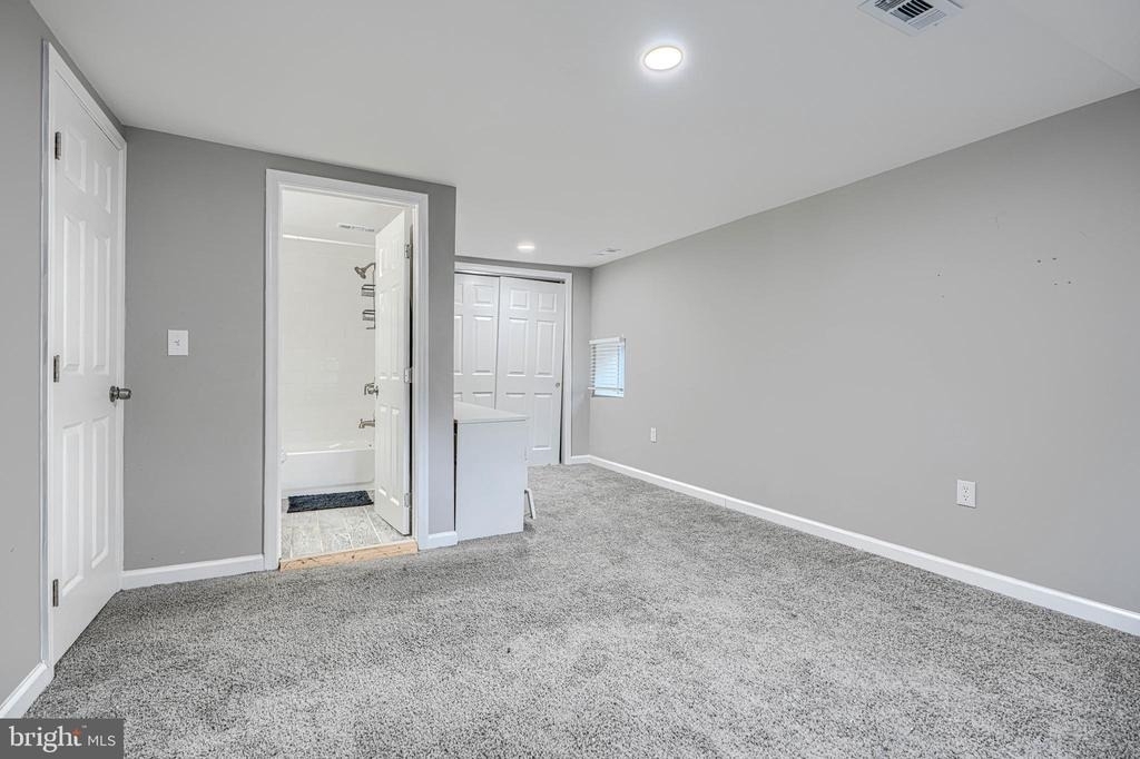 4722 Raspe Avenue - Photo 21