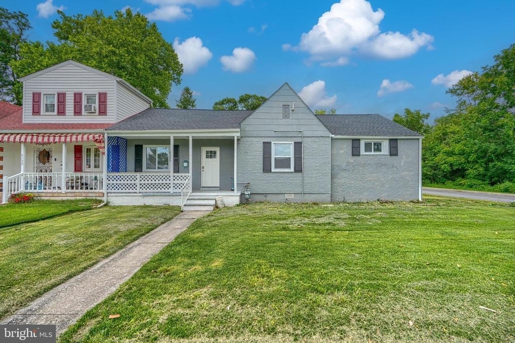 4722 Raspe Avenue - Photo 0