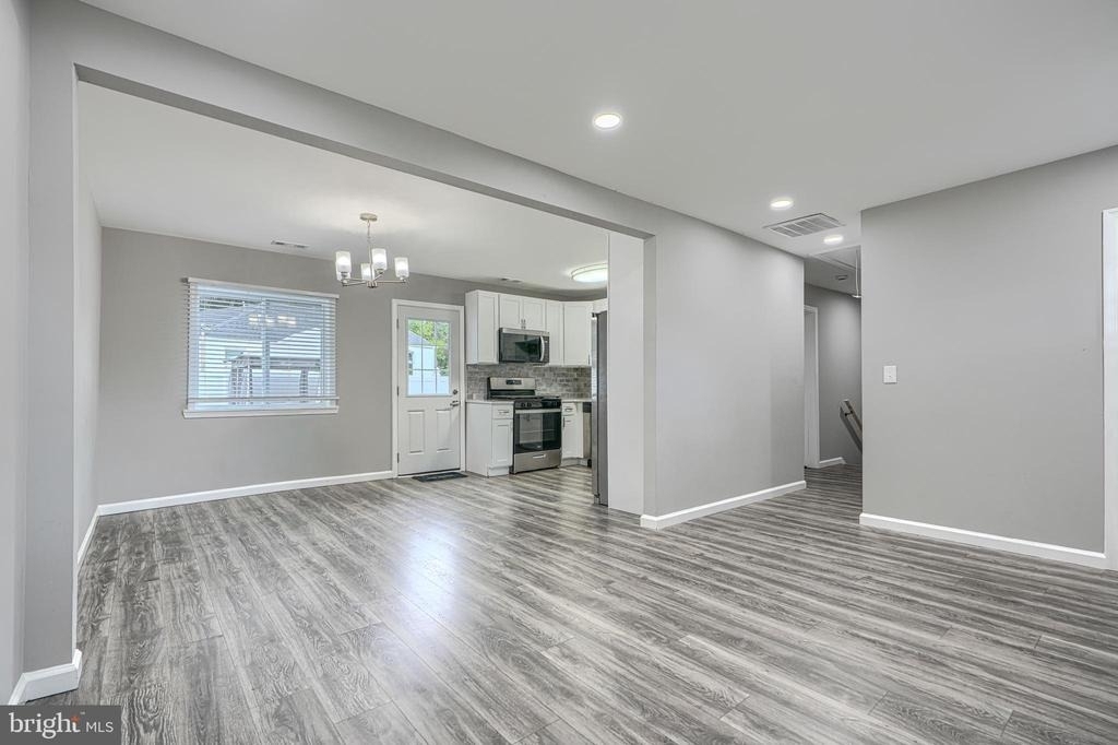 4722 Raspe Avenue - Photo 5