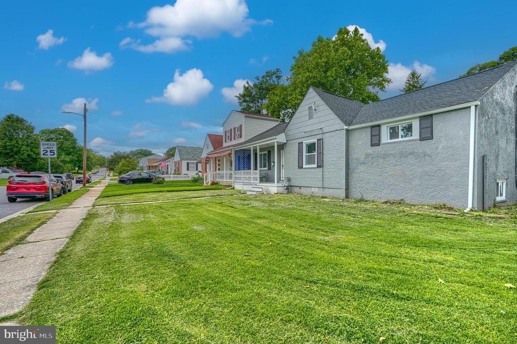 4722 Raspe Avenue - Photo 2