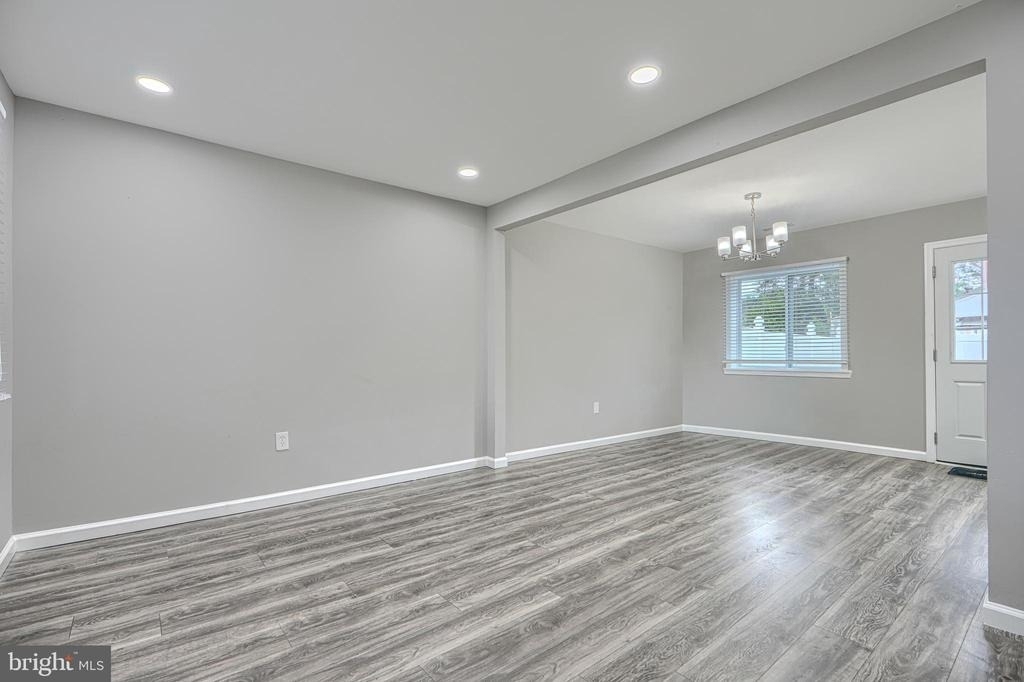4722 Raspe Avenue - Photo 4