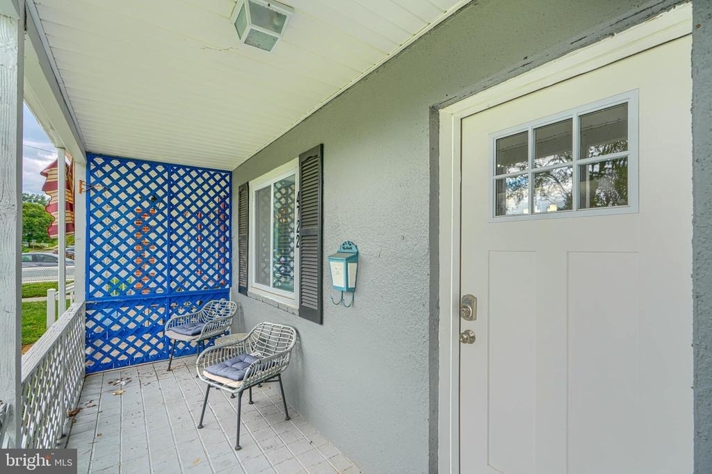 4722 Raspe Avenue - Photo 3