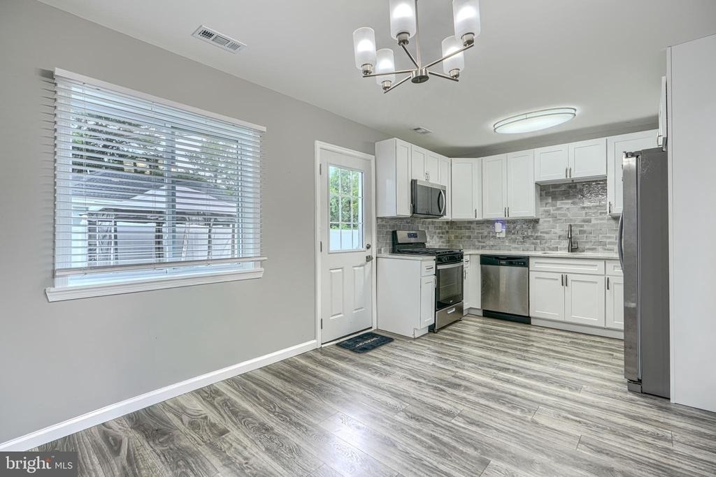 4722 Raspe Avenue - Photo 7