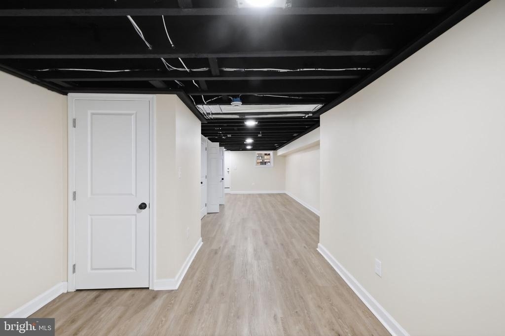245 N Monastery Avenue - Photo 31