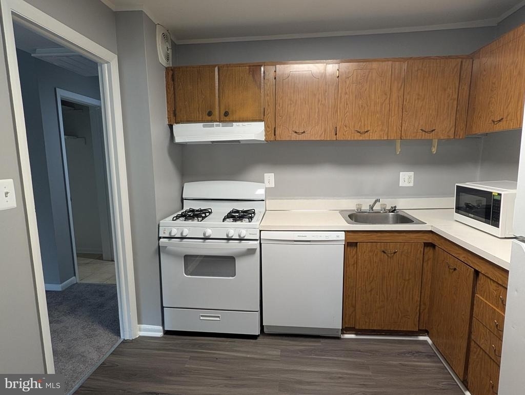 6001 Park Heights Avenue - Photo 5