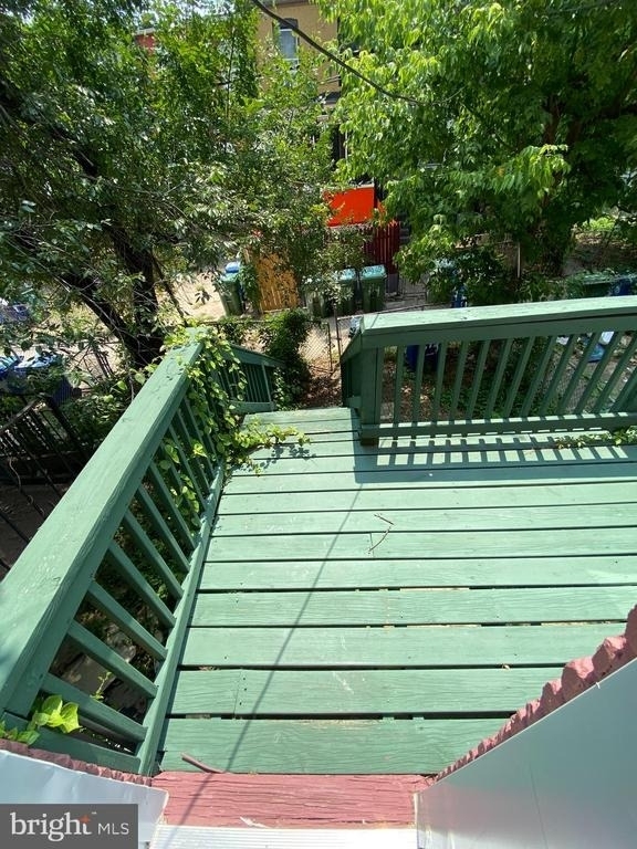 613 E 30th Street E - Photo 20