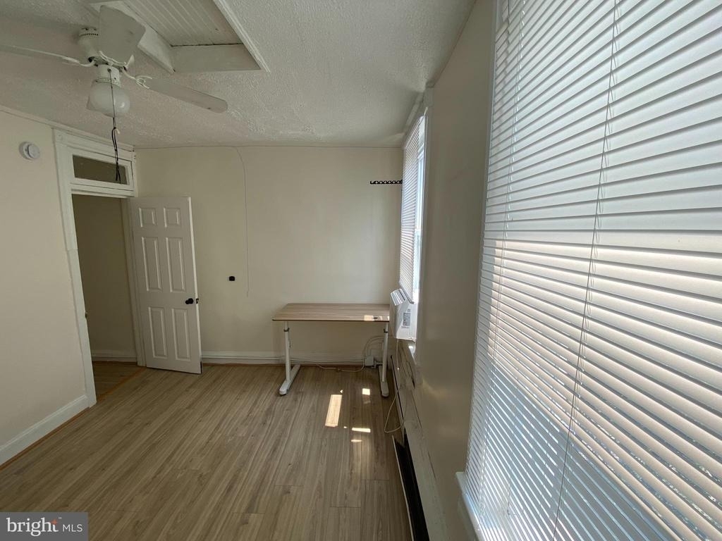 613 E 30th Street E - Photo 18