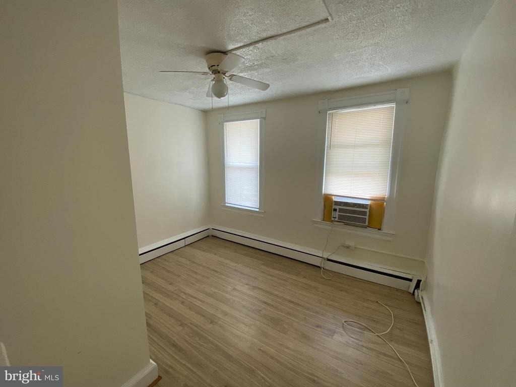 613 E 30th Street E - Photo 12